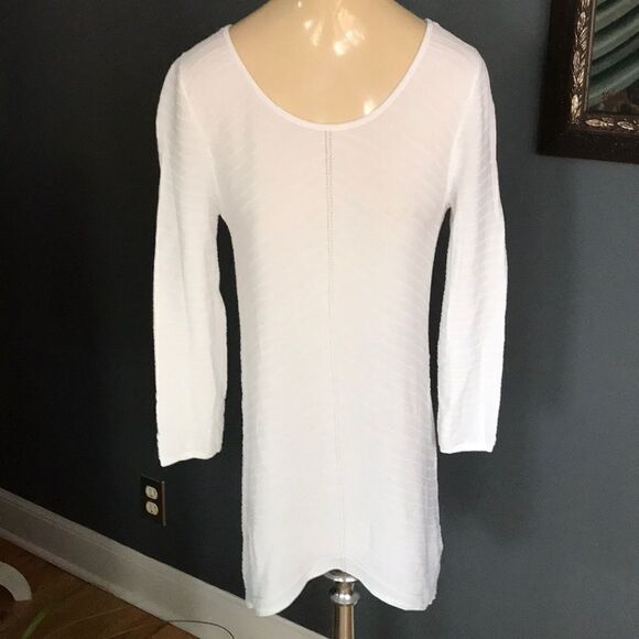 Neiman Marcus white stretch knit ribbed tunic, Sm - Picture 1 of 5